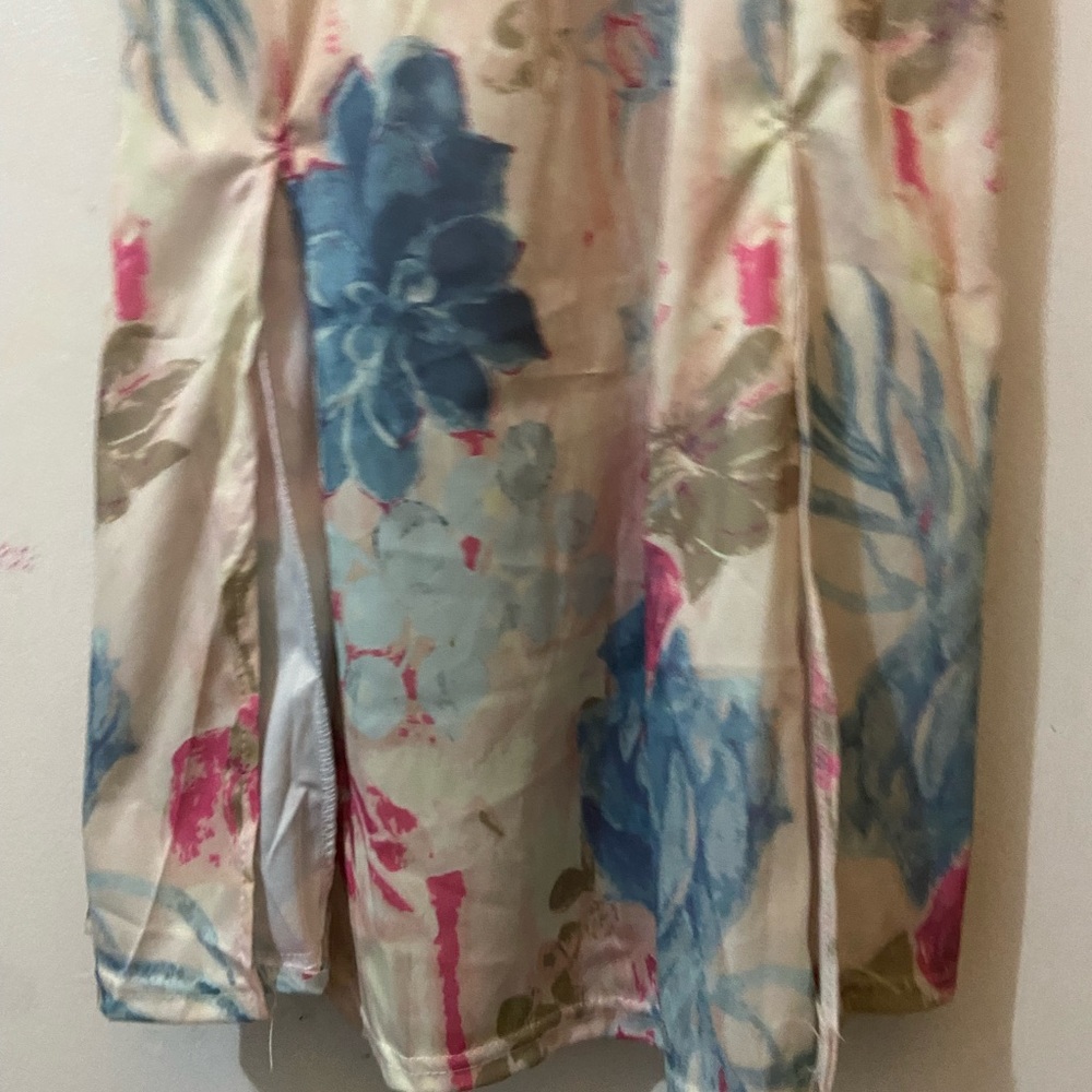 Dress - Picture 5 of 6